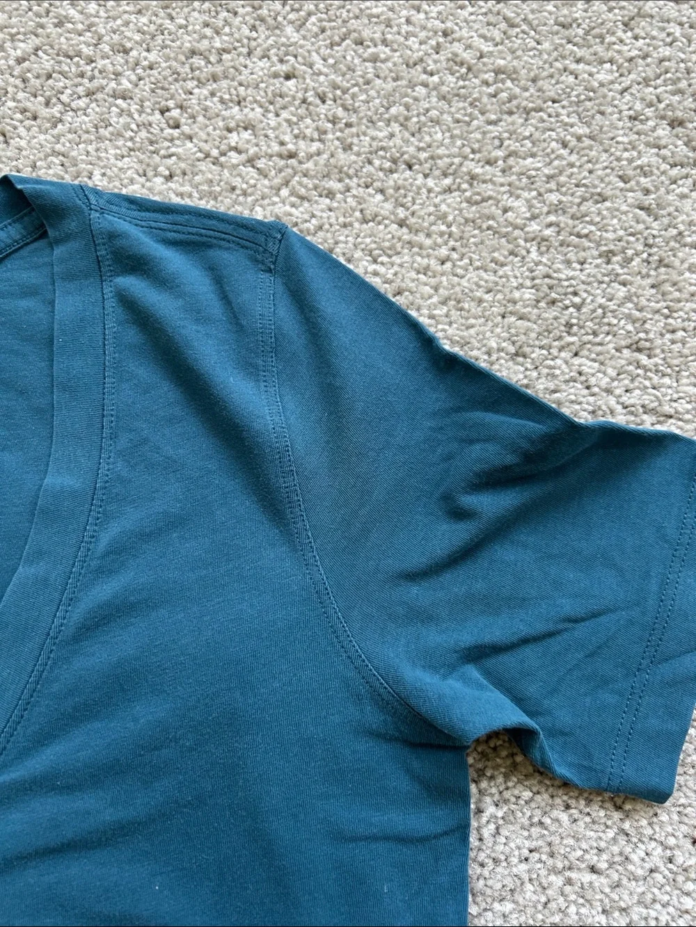 Lululemon Love V-Neck T-Shirt, Laguna Heather, Size 2. Excellent Condition.